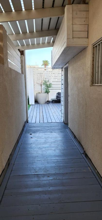 Apartmán דירת סטודיו יפיפיה על גג ומרפסת שמש ברחוב הירקון Tel Aviv Exteriér fotografie